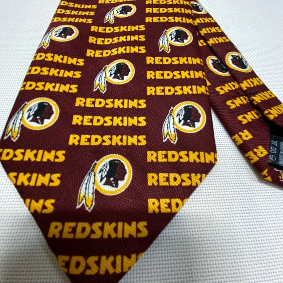 Vintage Washington Redskins Mens Neck Tie Commanders Silk - Picture 1 of 3
